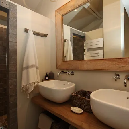 Bed & Breakfast La Bergerie De Nano 4*